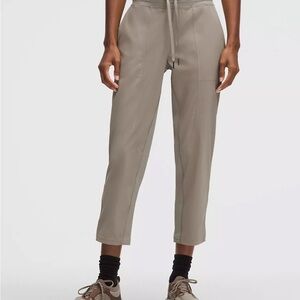 NTW Dance Studio Mid-Rise Cropped Pant